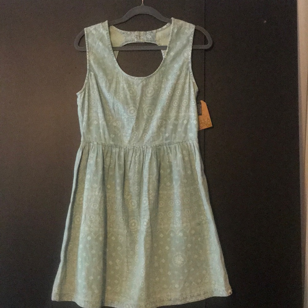 NWT Billabong Dress - - - >